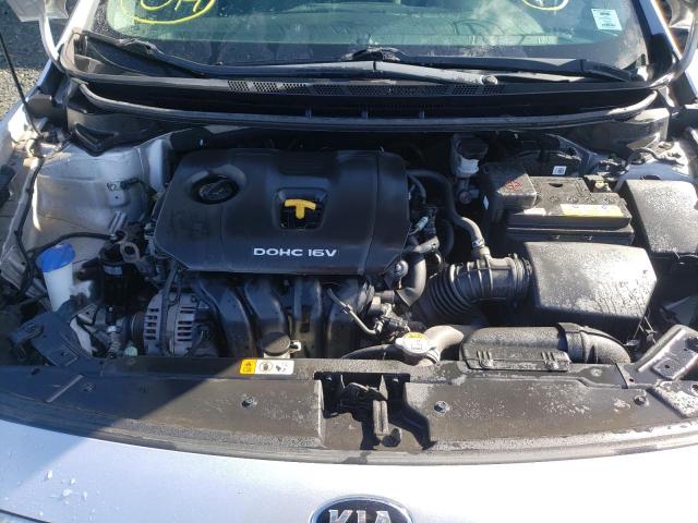 Photo 7 from auction – 2017 KIA FORTE LX with VIN 3KPFL4A77HE077021