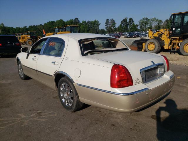 Photo 3 from auction – 2005 LINCOLN TOWN CAR S with VIN 1LNHM82W15Y667560