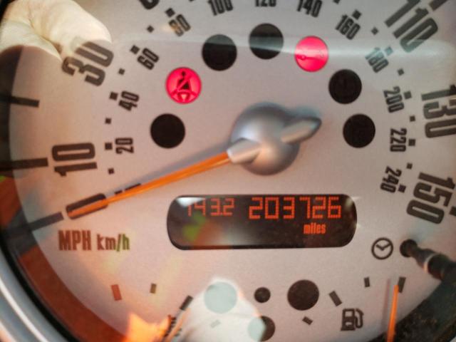 Photo 8 from auction – 2005 MINI COOPER with VIN WMWRC33505TK61378