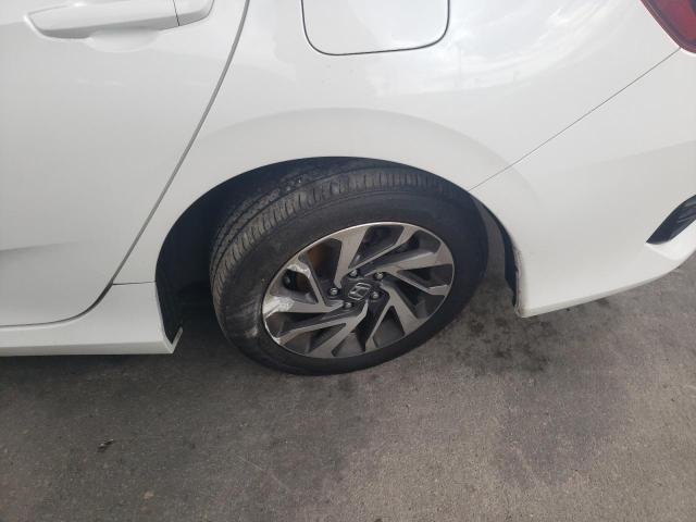 Photo 9 from auction – 2018 HONDA CIVIC EX with VIN 19XFC2F78JE014058