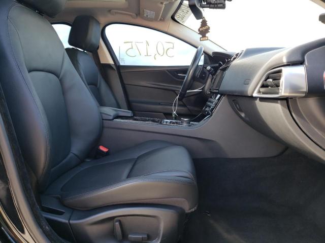Photo 5 from auction – 2017 JAGUAR XE PREMIUM with VIN SAJAD4BV3HA901024