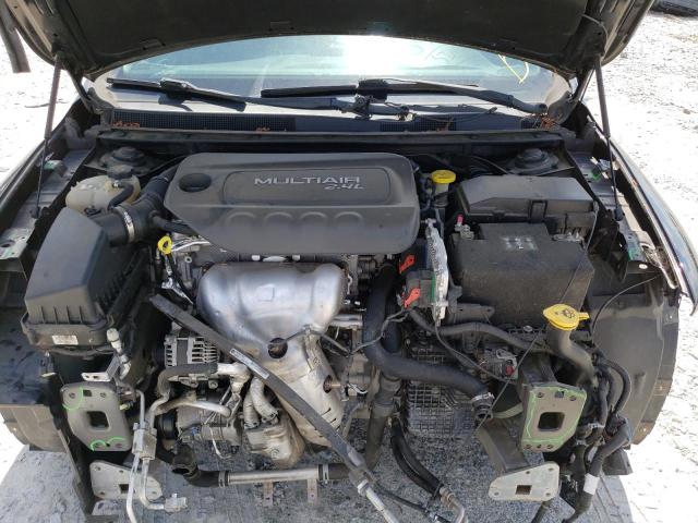 Photo 7 from auction – 2015 CHRYSLER 200 LIMITE with VIN 1C3CCCAB8FN611741
