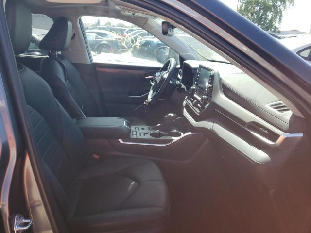 Photo 5 from auction – 2021 TOYOTA HIGHLANDER with VIN 5TDHZRBHXMS539101