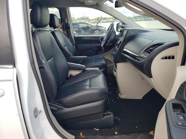 Photo 5 from auction – 2015 CHRYSLER TOWN & COU with VIN 2C4RC1BG4FR514866