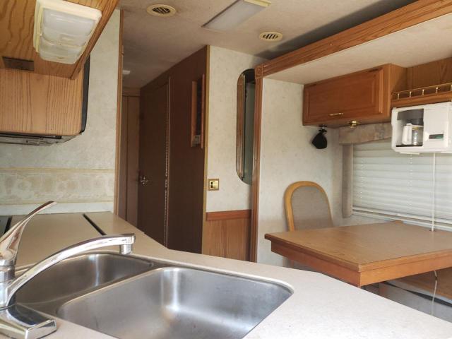 Photo 6 from auction – 2000 FORD WINNEBAGO with VIN 1FCNF53S7Y0A09322