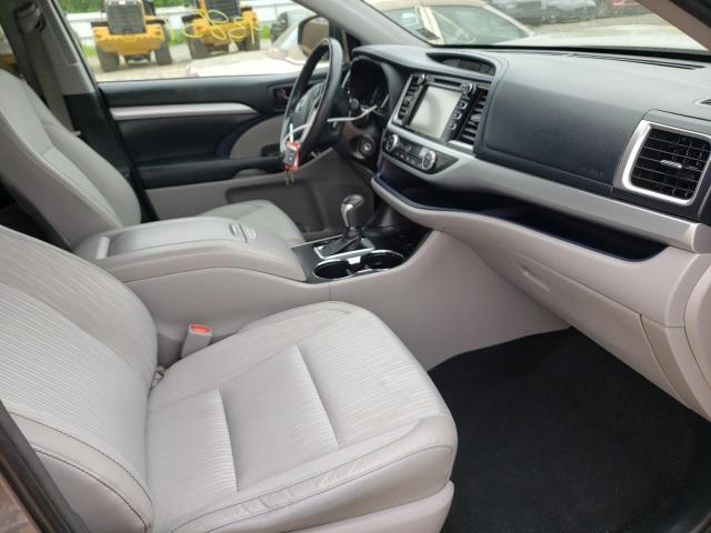 Photo 5 from auction – 2018 TOYOTA HIGHLANDER with VIN 5TDBZRFH6JS487722