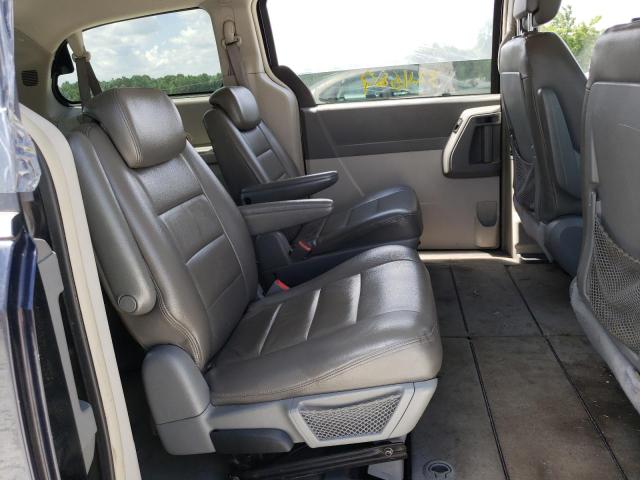 Photo 6 from auction – 2010 CHRYSLER TOWN & COU with VIN 2A4RR5D10AR381153