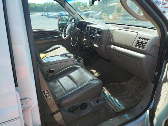 Photo 5 from auction – 2004 FORD EXCURSION with VIN 1FMNU44P94EB01857