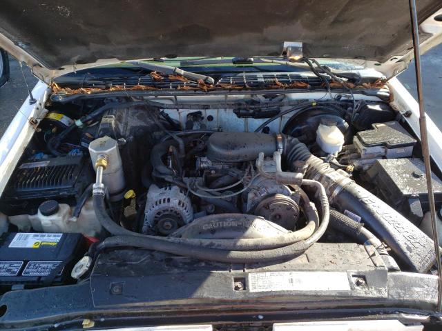 Photo 7 from auction – 2000 CHEVROLET BLAZER with VIN 1GNCS13W0Y2239780