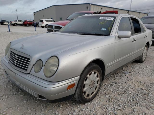 Photo 2 from auction – 1999 MERCEDES-BENZ E 320 with VIN WDBJF65H3XA918557