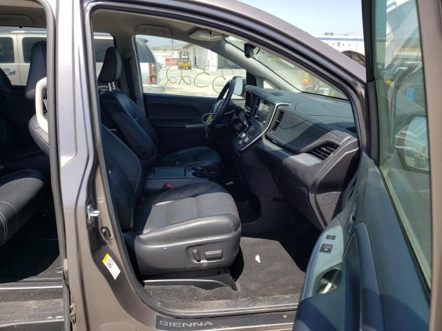 Photo 5 from auction – 2018 TOYOTA SIENNA SE with VIN 5TDXZ3DC3JS963127