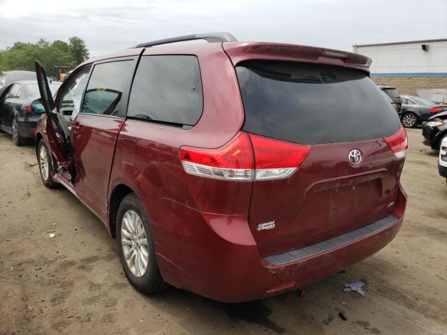 Photo 3 from auction – 2014 TOYOTA SIENNA XLE with VIN 5TDYK3DC5ES484402