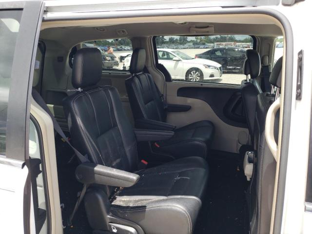 Photo 6 from auction – 2015 CHRYSLER TOWN & COU with VIN 2C4RC1BG4FR514866