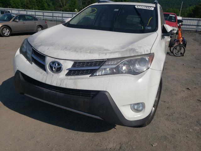 Photo 7 from auction – 2015 TOYOTA RAV4 XLE with VIN JTMWFREV1FD070142