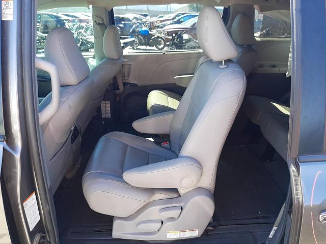 Photo 6 from auction – 2017 TOYOTA SIENNA XLE with VIN 5TDYZ3DC3HS858957