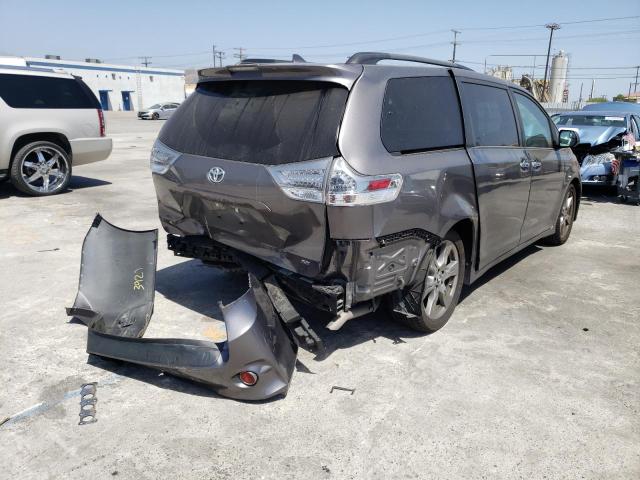 Photo 4 from auction – 2018 TOYOTA SIENNA SE with VIN 5TDXZ3DC3JS963127