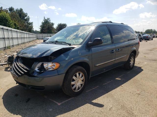 Photo 2 from auction – 2005 CHRYSLER TOWN & COU with VIN 2C4GP54L65R412898