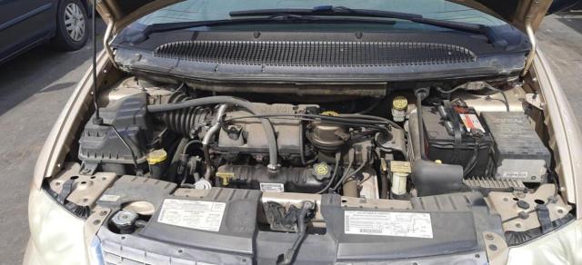 Photo 7 from auction – 2001 CHRYSLER TOWN & COU with VIN 2C8GP44321R225709