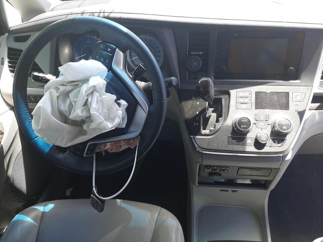 Photo 9 from auction – 2017 TOYOTA SIENNA XLE with VIN 5TDYZ3DC0HS835801