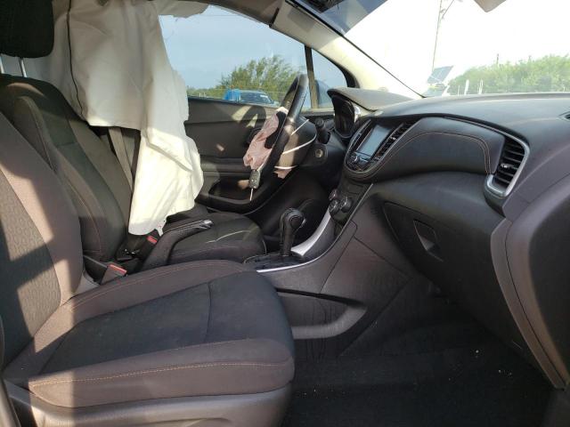 Photo 5 from auction – 2017 CHEVROLET TRAX LS with VIN KL7CJKSB4HB144183