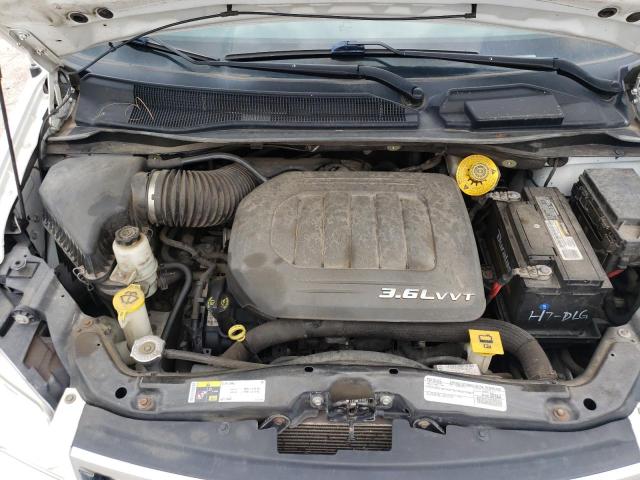 Photo 7 from auction – 2016 CHRYSLER TOWN & COU with VIN 2C4RC1BG5GR186553