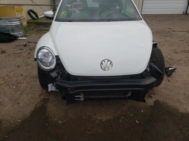 Photo 9 from auction – 2016 VOLKSWAGEN BEETLE 1.8 with VIN 3VWF17AT2GM637842