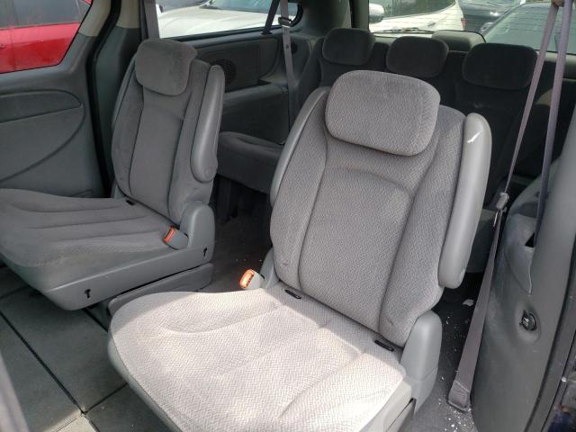 Photo 6 from auction – 2006 CHRYSLER TOWN AND C with VIN 2A4GP54LX6R817870