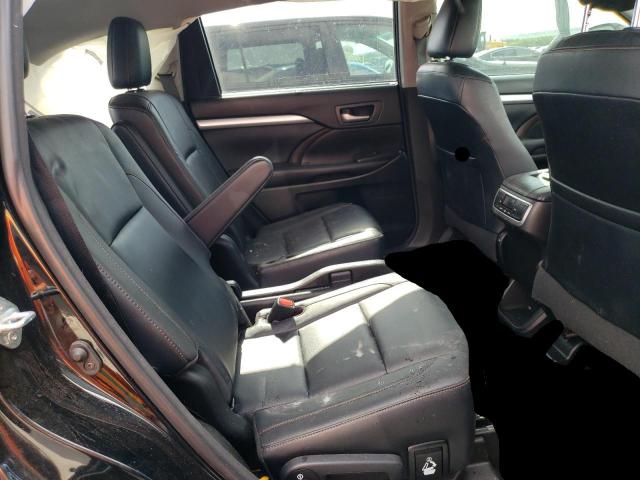 Photo 6 from auction – 2018 TOYOTA HIGHLANDER with VIN 5TDJZRFH4JS560629