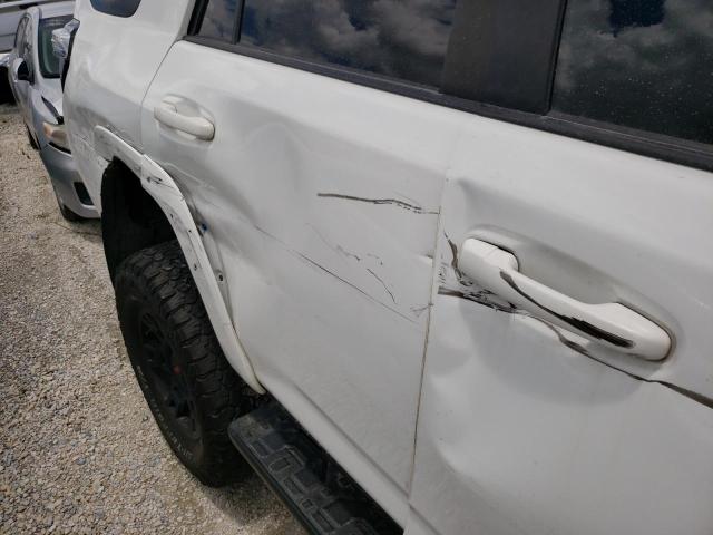 Photo 9 from auction – 2017 TOYOTA 4RUNNER SR with VIN JTEBU5JR9H5476247