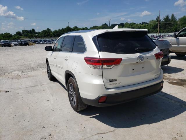 Photo 3 from auction – 2018 TOYOTA HIGHLANDER with VIN 5TDJZRFH5JS551745