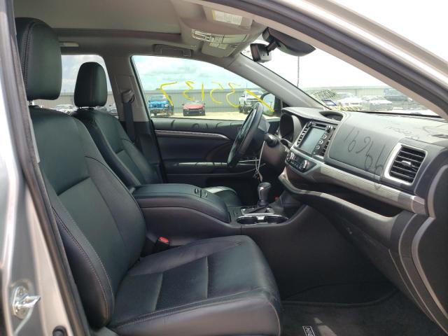 Photo 5 from auction – 2018 TOYOTA HIGHLANDER with VIN 5TDDZRFH0JS914997