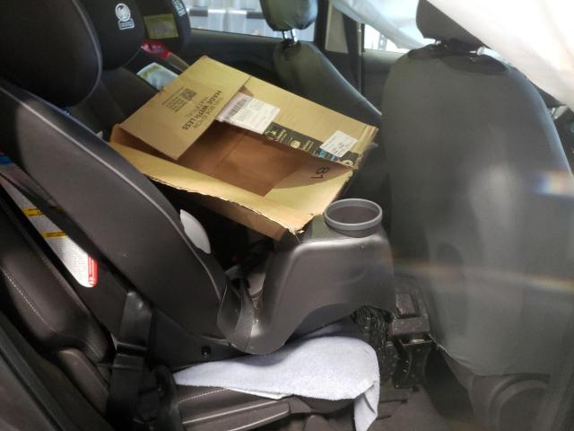 Photo 6 from auction – 2017 FORD ESCAPE SE with VIN 1FMCU0GD4HUA88402