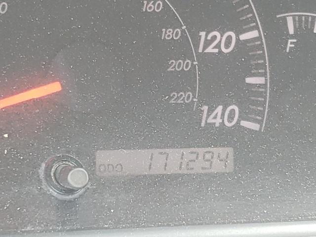 Photo 8 from auction – 2005 TOYOTA CAMRY LE with VIN 4T1BF30K15U611872