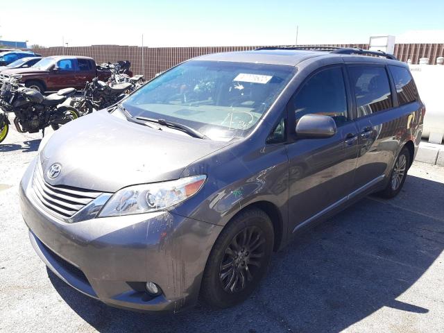 Photo 2 from auction – 2017 TOYOTA SIENNA XLE with VIN 5TDYZ3DC3HS858957