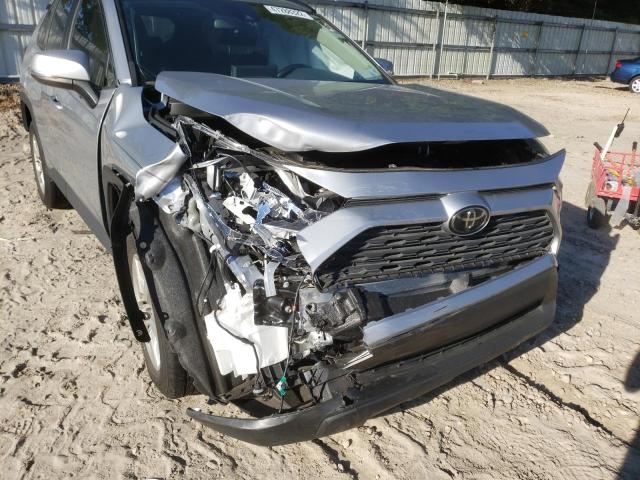 Photo 9 from auction – 2019 TOYOTA RAV4 XLE with VIN JTMW1RFV5KD016530
