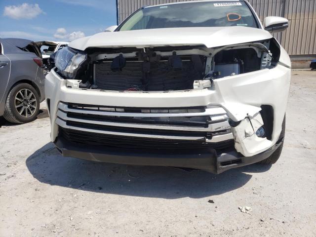 Photo 9 from auction – 2018 TOYOTA HIGHLANDER with VIN 5TDJZRFH5JS551745
