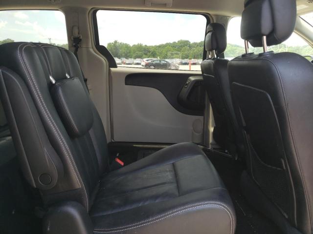 Photo 6 from auction – 2016 CHRYSLER TOWN & COU with VIN 2C4RC1BG0GR213464