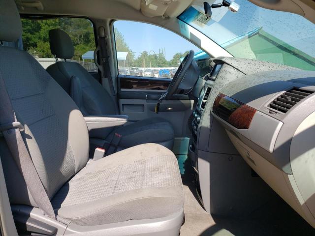 Photo 5 from auction – 2010 CHRYSLER TOWN & COU with VIN 2A4RR5D1XAR298703