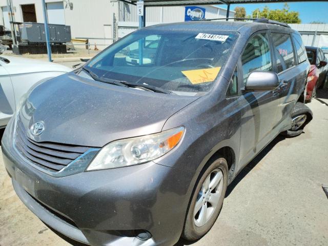 Photo 2 from auction – 2016 TOYOTA SIENNA LE with VIN 5TDKK3DC0GS716039