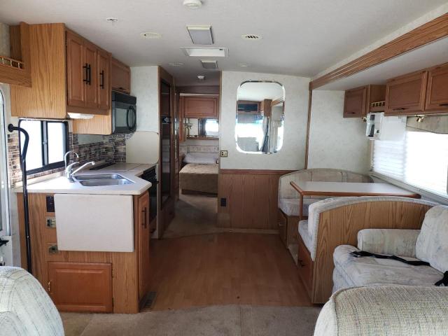 Photo 6 from auction – 2000 WINNEBAGO ADVENTURER with VIN 5B4LP37J8Y3320711
