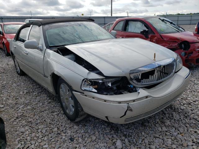 LINCOLN TOWN CAR U 2004 with VIN 1LNHM83W74Y677572 - Photo from auction