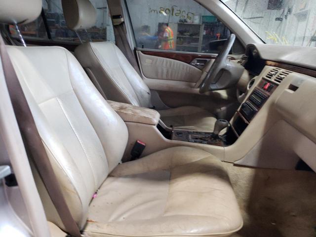 Photo 5 from auction – 1999 MERCEDES-BENZ E 320 with VIN WDBJF65H3XA777182
