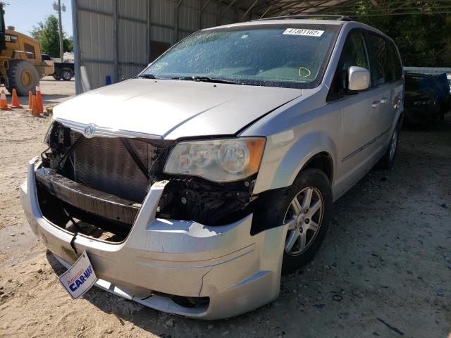 Photo 2 from auction – 2010 CHRYSLER TOWN & COU with VIN 2A4RR5D1XAR298703