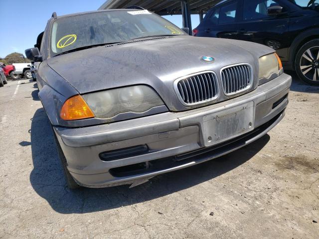 Photo 9 from auction – 2000 BMW 323 IT with VIN WBAAR3341YJM00873