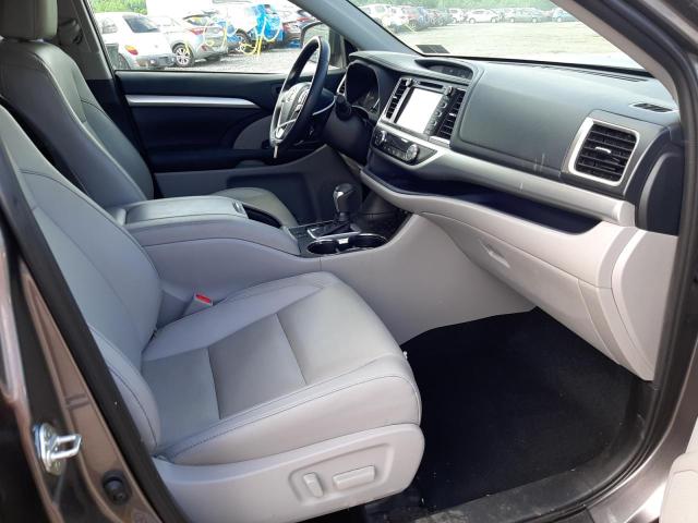 Photo 5 from auction – 2019 TOYOTA HIGHLANDER with VIN 5TDJZRFH8KS565799