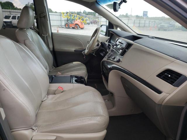 Photo 5 from auction – 2011 TOYOTA SIENNA with VIN 5TDKK3DC4BS017554
