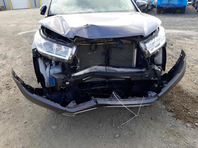 Photo 9 from auction – 2019 TOYOTA HIGHLANDER with VIN 5TDJZRFH8KS565799