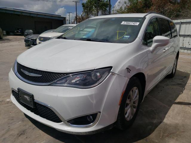 Photo 2 from auction – 2017 CHRYSLER PACIFICA T with VIN 2C4RC1BGXHR642628