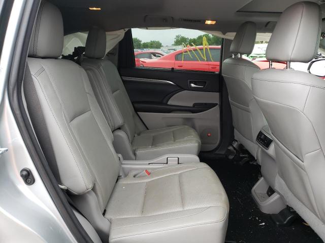 Photo 6 from auction – 2017 TOYOTA HIGHLANDER with VIN 5TDDZRFHXHS387433