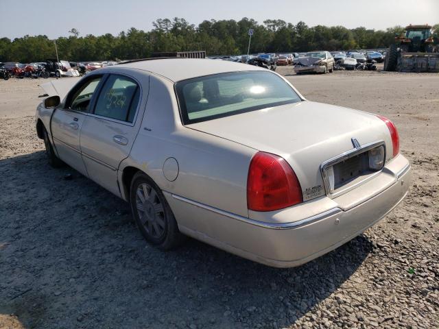 Photo 3 from auction – 2004 LINCOLN TOWN CAR U with VIN 1LNHM83W34Y604280
